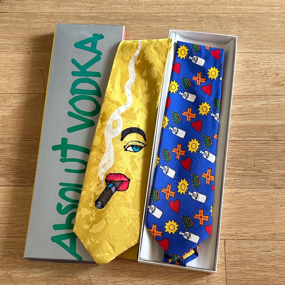Absolut Vodka Tie Set - Yellow Novelty Tie with Graphic Face and Absolut Bottles